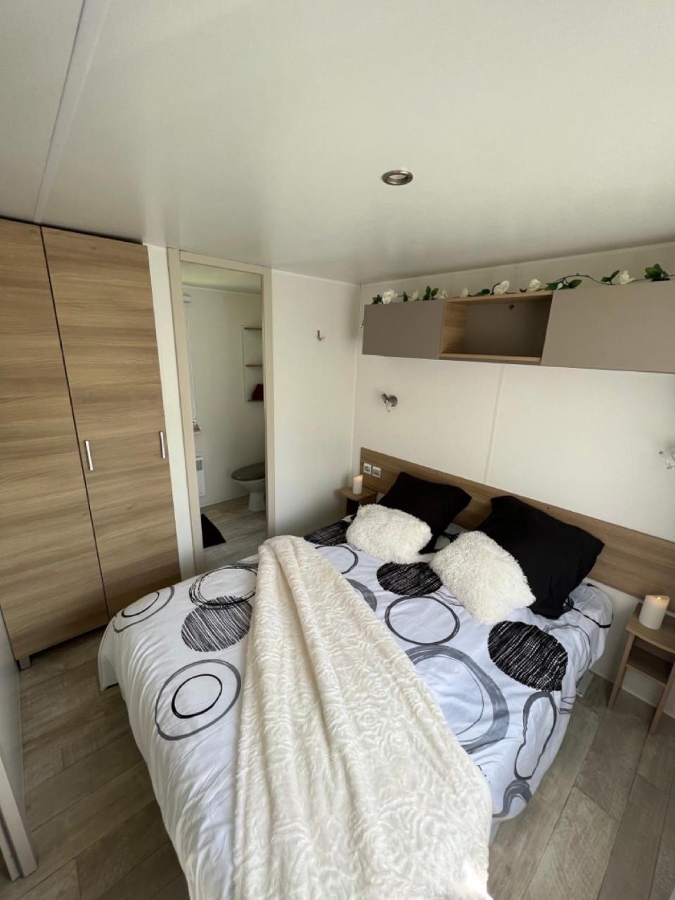 Mobil-Home 4 Etoiles Avec Piscine Proche De Blois อังแซ็ง ภายนอก รูปภาพ