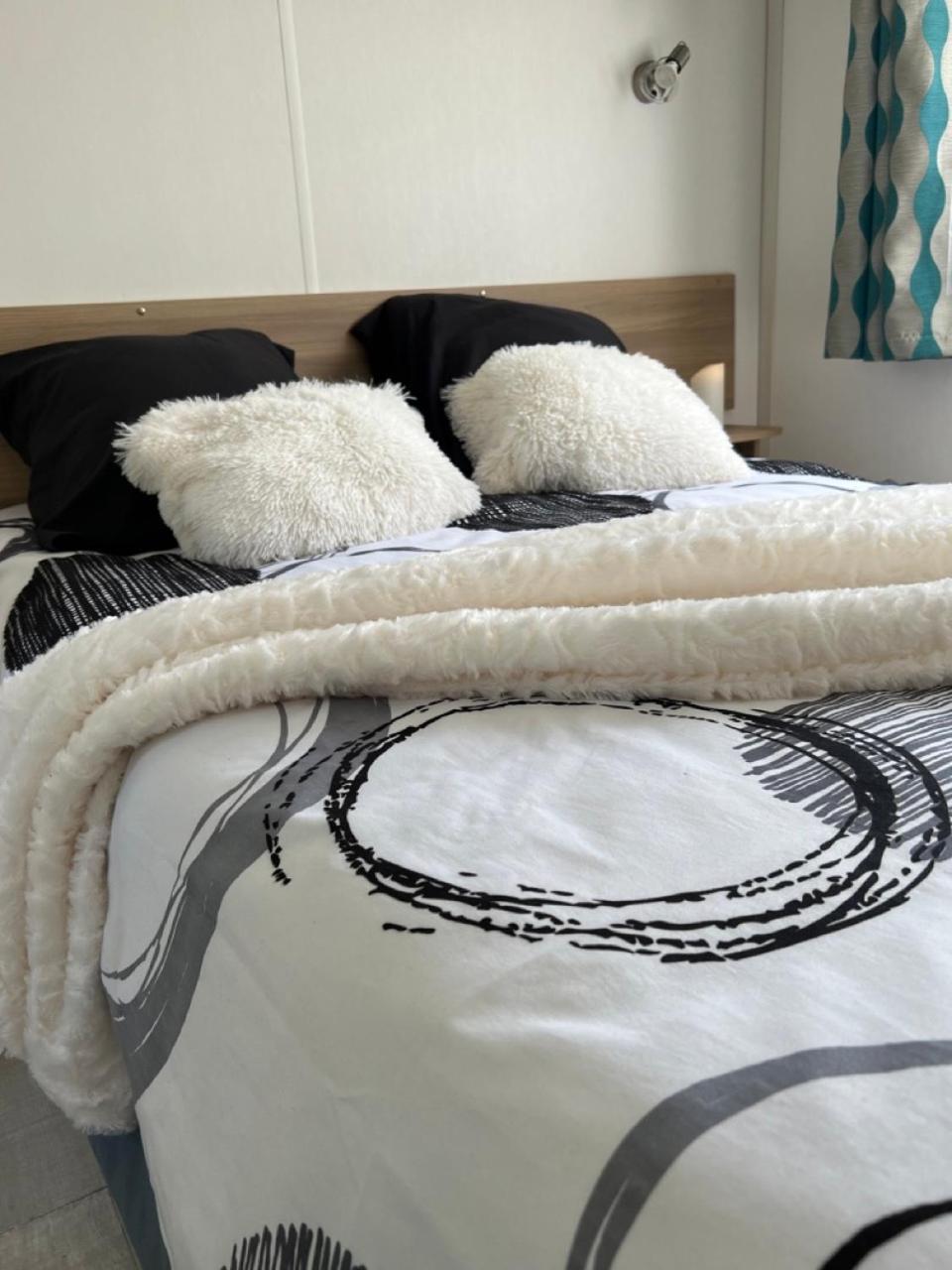 Mobil-Home 4 Etoiles Avec Piscine Proche De Blois อังแซ็ง ภายนอก รูปภาพ
