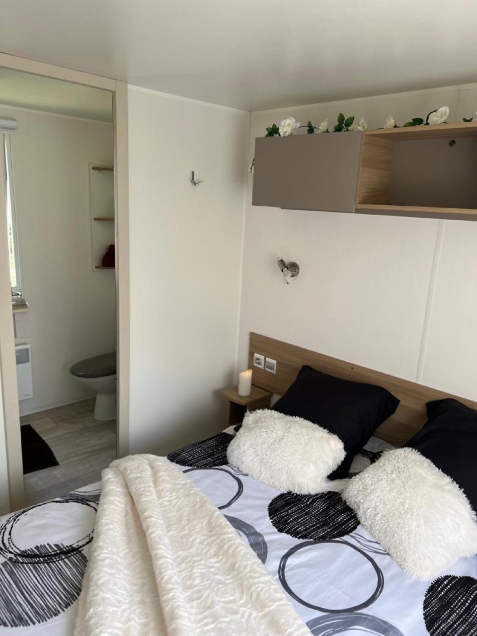 Mobil-Home 4 Etoiles Avec Piscine Proche De Blois อังแซ็ง ภายนอก รูปภาพ